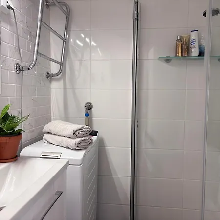 Stylish 2h And Kitchen In Lauttasaari - Close To The Metro * ヘルシンキ