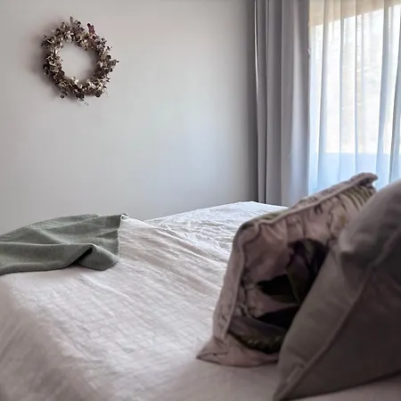 Stylish 2h And Kitchen In Lauttasaari - Close To The Metro アパート ヘルシンキ
