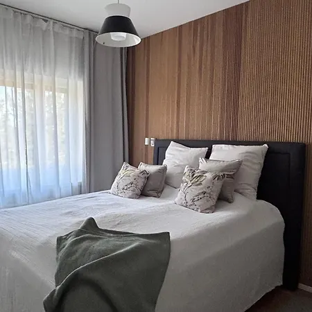 Апартаменты Stylish 2h And Kitchen In Lauttasaari - Close To The Metro *